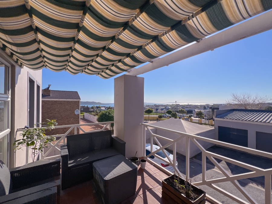 2 Bedroom Property for Sale in Myburgh Park Western Cape